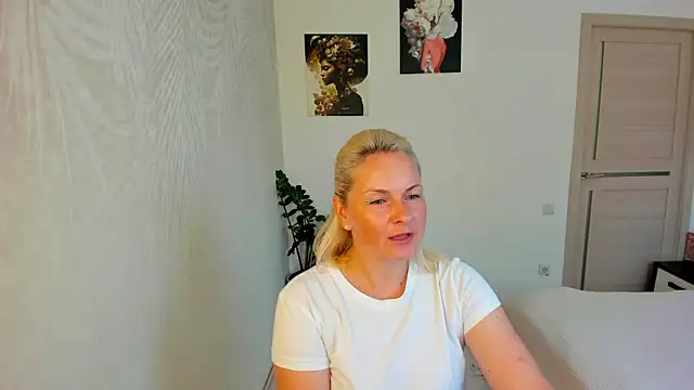 Alicee Gracee online show from August 3, 2026, 9:37 am