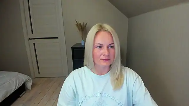 Alicee Gracee online show from October 12, 2025, 6:53 pm