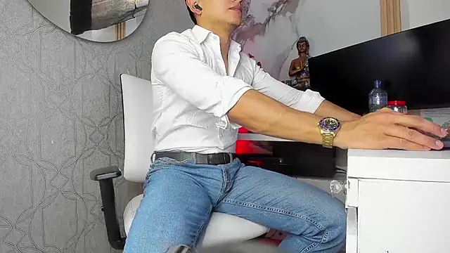 Lucii fer  online show from May 23, 2026, 11:42 am