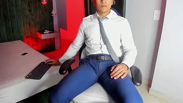 Lucii fer  online show from September 24, 2025, 11:39 am