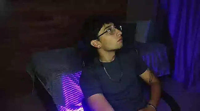 Dereck Dickson online show from March 19, 2025, 1:32 am