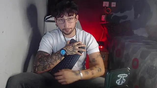 Dereck Dickson online show from November 23, 2025, 6:12 am