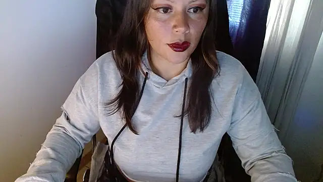 Snapshot of miss_evoleth2 chatting on June 19, 2026, 9:53 pm miss evoleth2 online show from June 19, 2026, 9:53 pm