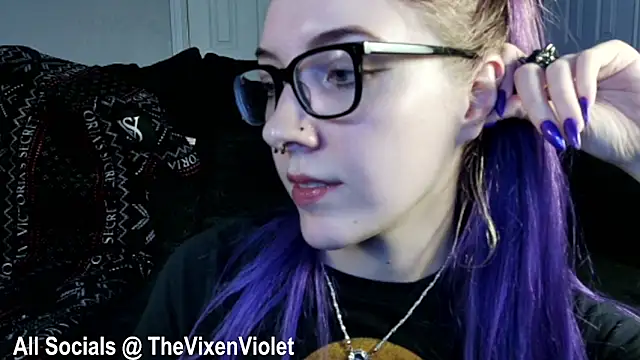 thevixenviolet online show from December 16, 2024, 5:17 am