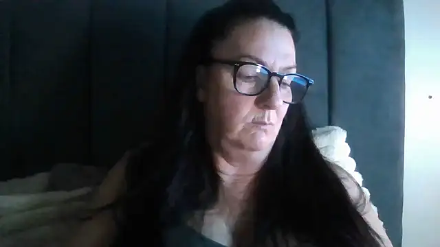 Snapshot of Tillieuk chatting on June 10, 2026, 8:10 pm Tillieuk online show from June 10, 2026, 8:10 pm