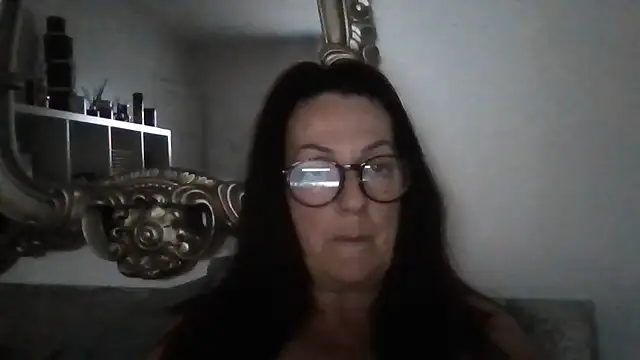 Snapshot of Tillieuk chatting on July 13, 2026, 8:52 pm Tillieuk online show from July 13, 2026, 8:52 pm
