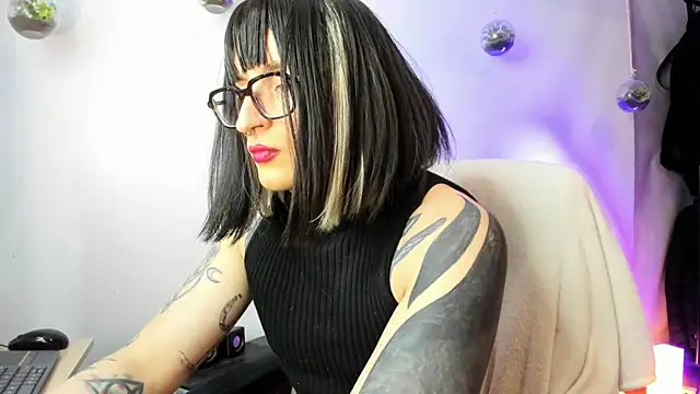 Snapshot of ShiiraVelkor chatting on June 27, 2026, 12:22 pm ShiiraVelkor online show from June 27, 2026, 12:22 pm