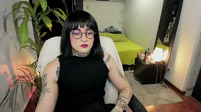 ShiiraVelkor online show from March 5, 2025, 9:04 pm