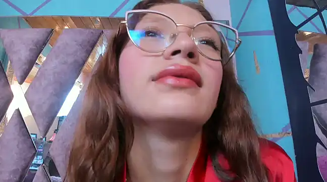 LARICSABLUE online show from March 7, 2025, 9:06 pm