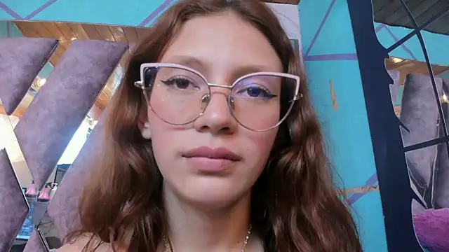 LARICSABLUE online show from March 19, 2025, 1:21 am