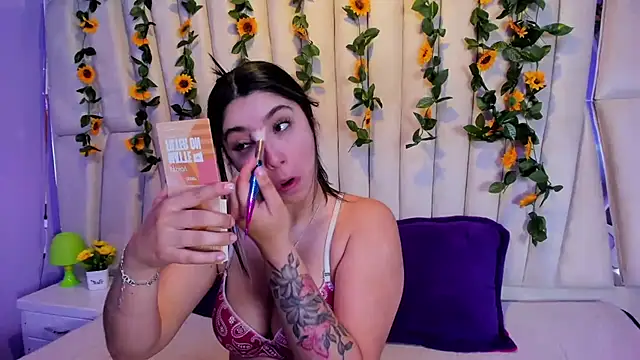 Lucy Anall  online show from February 11, 2025, 11:54 pm