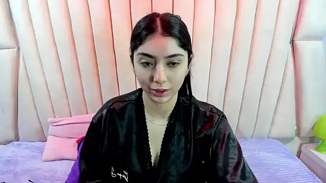 Lucy Anall  online show from April 30, 2026, 10:58 pm
