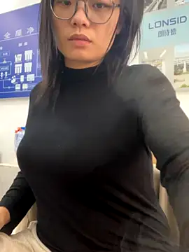 Bella0815 online show from November 14, 2025, 8:07 am