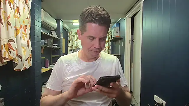 Snapshot of tilobinder chatting on December 14, 2025, 12:00 pm tilobinder online show from December 14, 2025, 12:00 pm