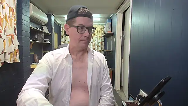 tilobinder online show from March 9, 2026, 3:48 pm