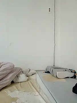 hello098712 online show from November 13, 2025, 9:24 am