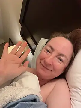 LouiseTswing online show from January 22, 2025, 7:03 am