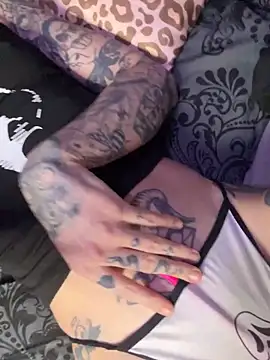 MissMidnightUK online show from November 25, 2025, 12:22 am