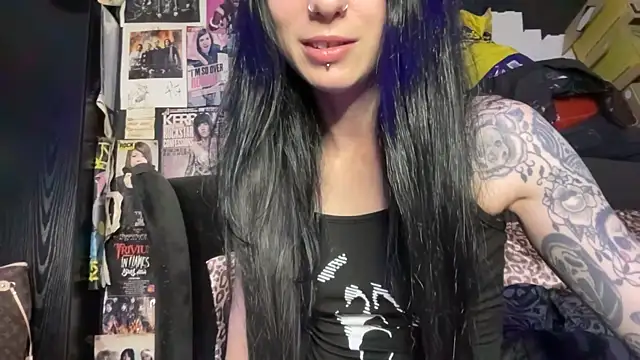 MissMidnightUK online show from September 18, 2025, 10:35 pm