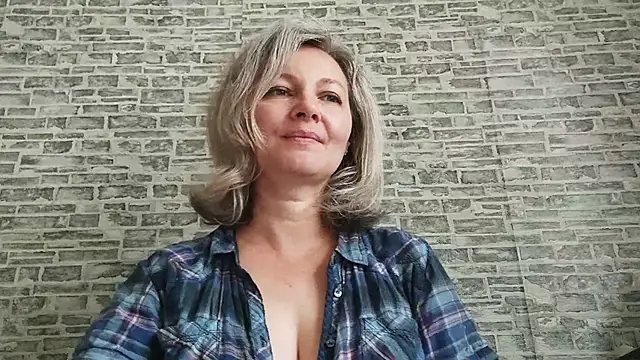 EdithManning online show from September 10, 2025, 5:06 am