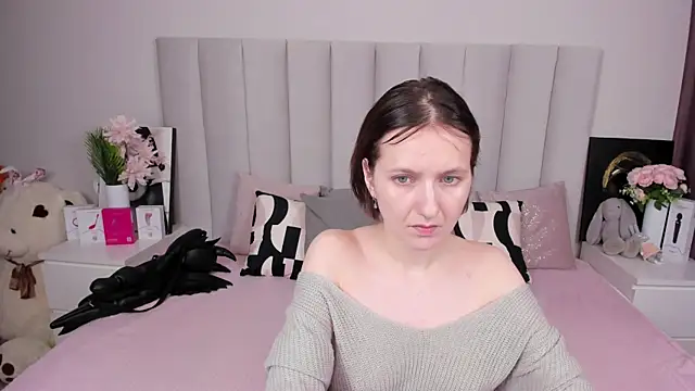 MiaKarlos online show from May 3, 2026, 1:22 am