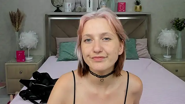 MiaKarlos online show from July 15, 2026, 1:12 am