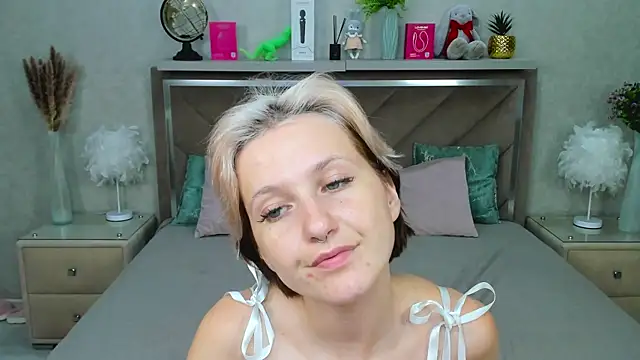 MiaKarlos online show from July 31, 2026, 1:16 am
