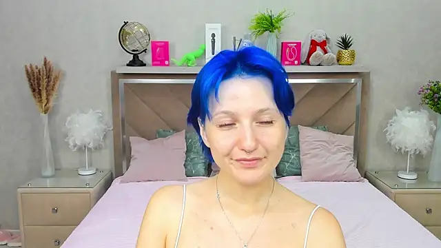 MiaKarlos online show from August 6, 2026, 1:11 am