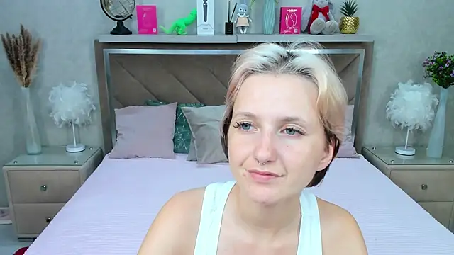 MiaKarlos online show from August 2, 2026, 1:26 am