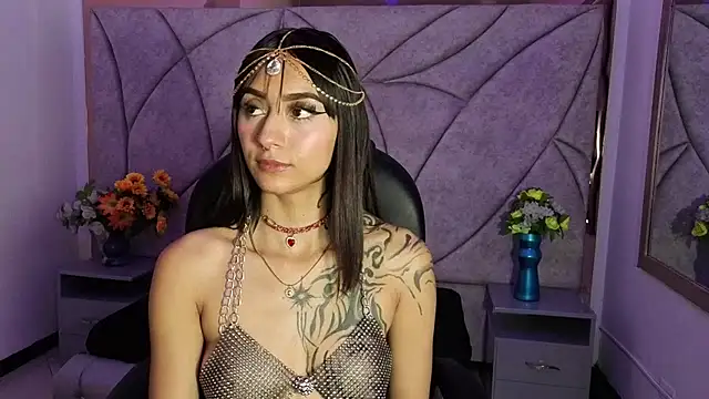 Miaa Thopmson online show from October 2, 2025, 8:12 pm