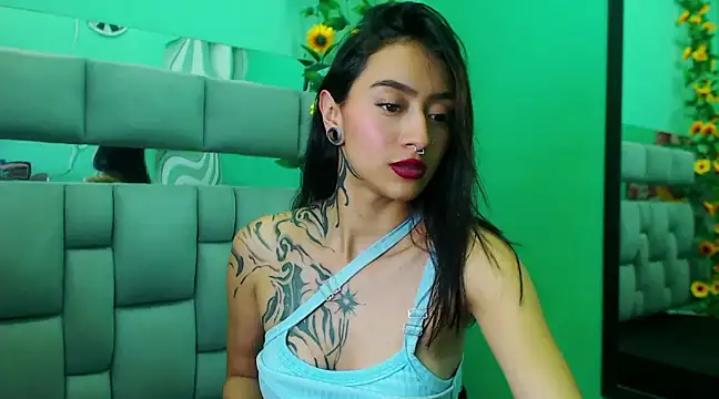 Miaa Thopmson online show from March 11, 2025, 10:31 pm