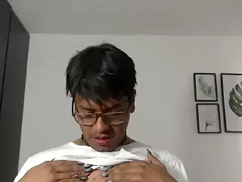 Snapshot of Samm_black chatting on December 9, 2024, 6:03 pm Samm black online show from December 9, 2024, 6:03 pm