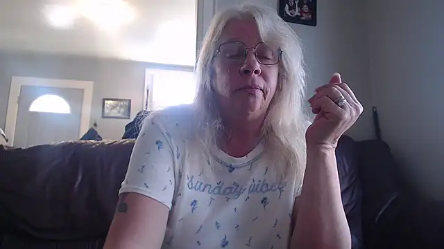 canadiancougar1965 online show from March 8, 2025, 1:03 pm