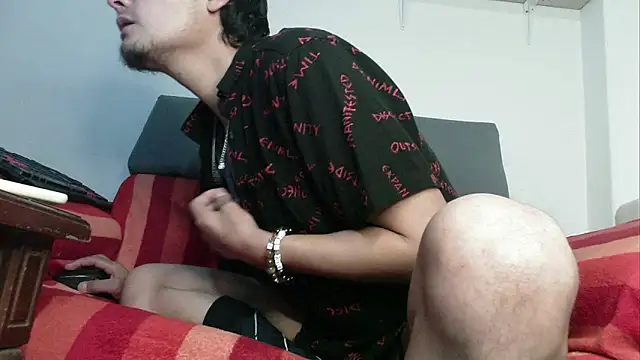 edwuad96 online show from December 11, 2024, 11:32 pm