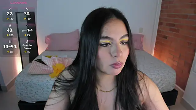 charlotte blass online show from March 22, 2025, 2:05 am