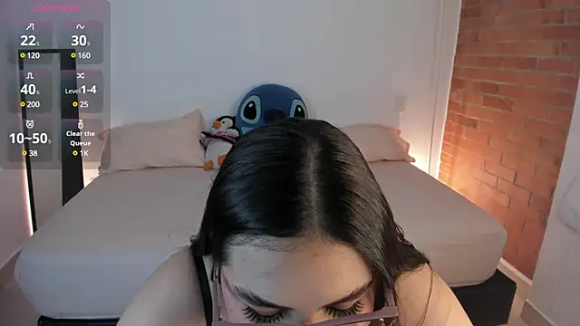 charlotte blass online show from March 11, 2025, 1:26 am