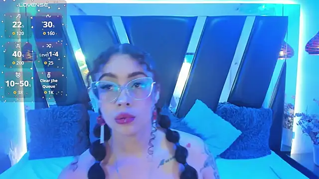 antonelllepiercee online show from September 13, 2025, 11:32 am