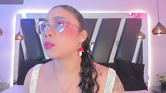 antonelllepiercee online show from July 31, 2026, 11:31 am
