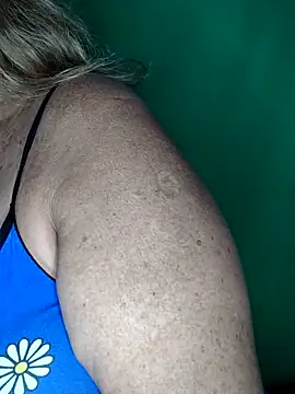 Kasandra Ho online show from November 5, 2025, 7:55 am