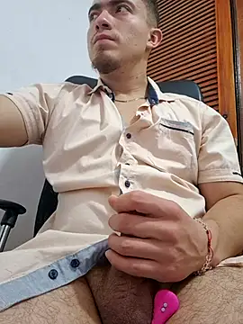 Snapshot of dragon1006 chatting on July 18, 2026, 5:10 pm dragon1006 online show from July 18, 2026, 5:10 pm