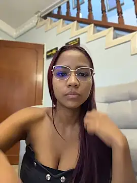 LucyLeah online show from June 4, 2026, 3:44 am