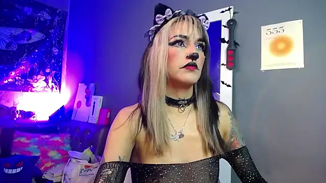 Snapshot of amelierouss chatting on April 8, 2026, 1:51 am amelierouss online show from April 8, 2026, 1:51 am