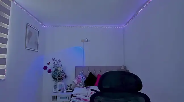 linda zaam83866 online show from March 19, 2025, 4:13 pm