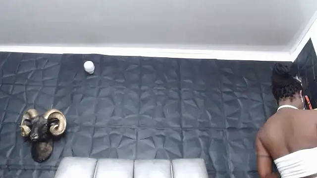 Snapshot of Hanna_Fox_69 chatting on March 3, 2026, 10:00 am Hanna Fox 69 online show from March 3, 2026, 10:00 am