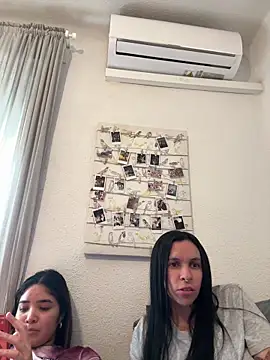 daniniescobarr online show from March 26, 2026, 1:20 pm