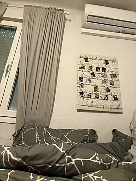 daniniescobarr online show from March 9, 2026, 2:09 pm