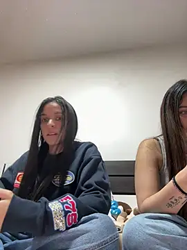 daniniescobarr online show from March 4, 2026, 8:49 pm