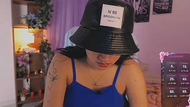 emilyrouxe online show from October 9, 2025, 2:50 pm