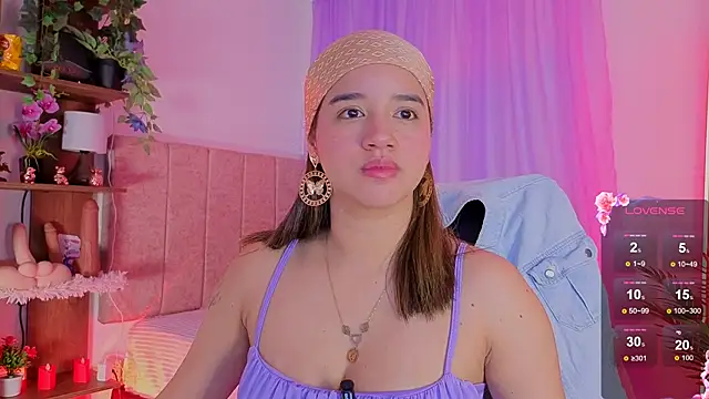 emilyrouxe online show from November 22, 2025, 3:33 pm