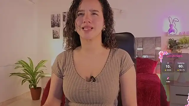 emilyrouxe online show from June 8, 2026, 12:38 pm
